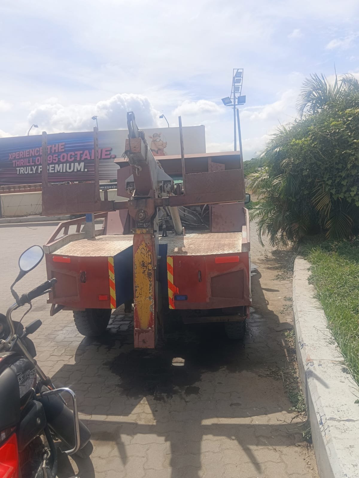Two-wheeler bike towing service