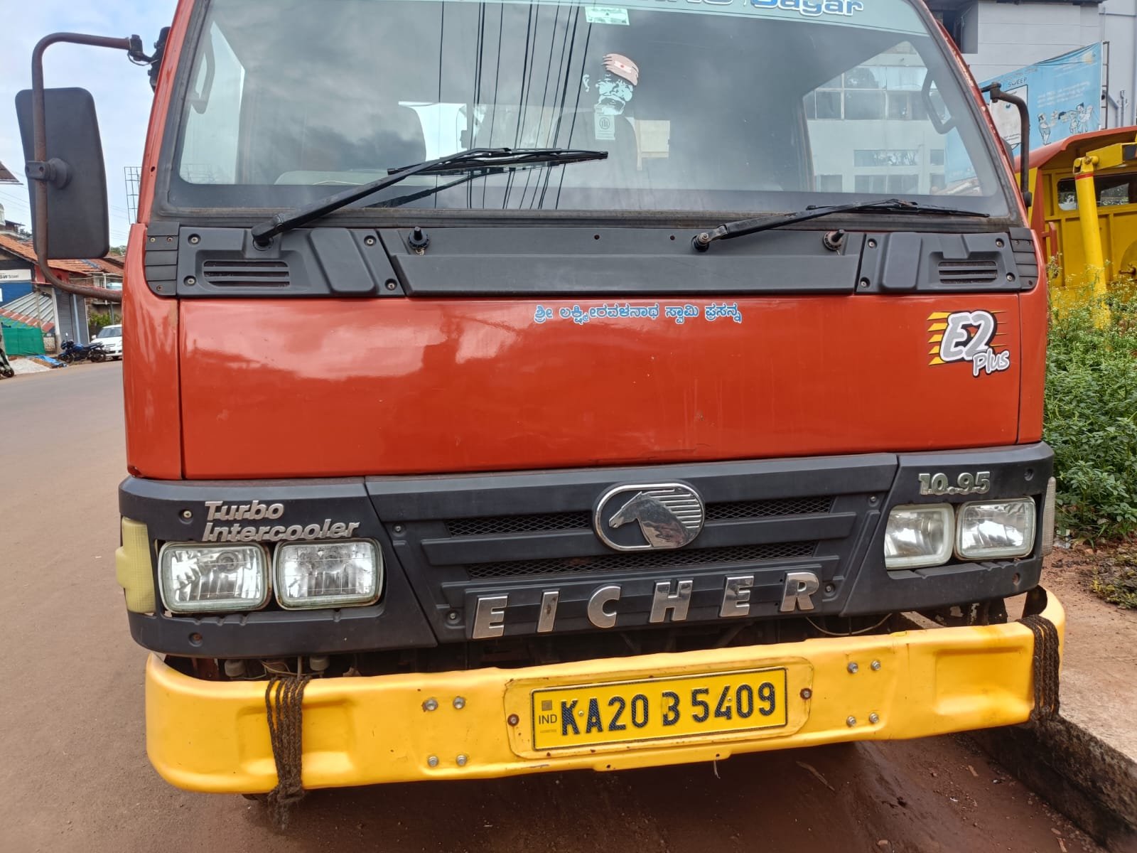 Tempo and mini truck towing service
