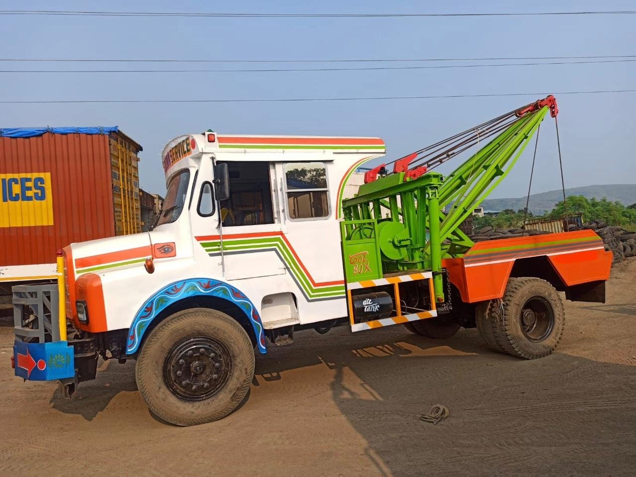 Heavy vehicle and truck towing service
